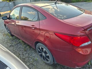 2016 Hyundai Solaris I Рестайлинг, красный, 694000 рублей, вид 4