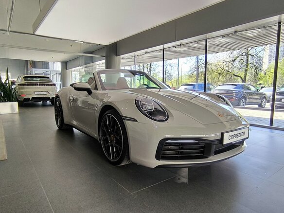2020 Porsche 911 Carrera 4S VIII (992), серый, 13300000 рублей - вид 9