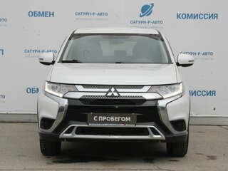 2019 Mitsubishi Outlander III Рестайлинг 3, белый, 2150000 рублей, вид 2