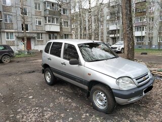 2004 Chevrolet Niva I, серебристый, 350000 рублей, вид 1