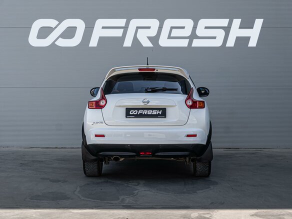 2013 Nissan Juke I, белый - вид 3