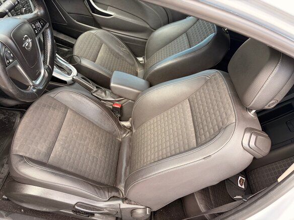 2012 Opel Astra GTC J Рестайлинг, серебристый, 998000 рублей - вид 12