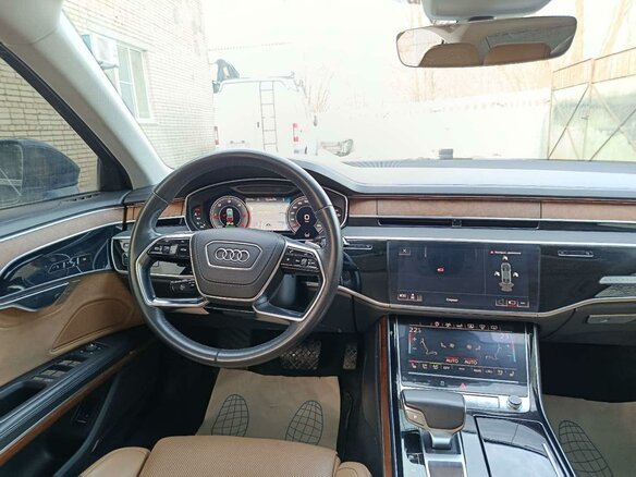 2018 Audi A8 Long 50 TDI IV (D5), синий, 4032000 рублей - вид 4