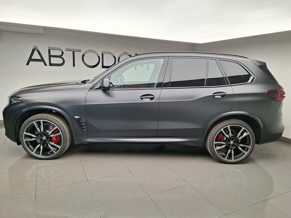 2025 BMW X5 40d IV (G05/G18) Рестайлинг, чёрный - вид 1