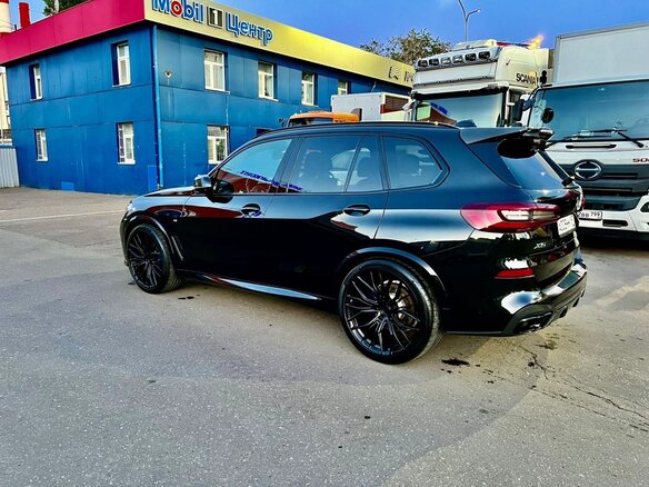2020 BMW X5 30d IV (G05/G18), чёрный, 8700000 рублей - вид 5