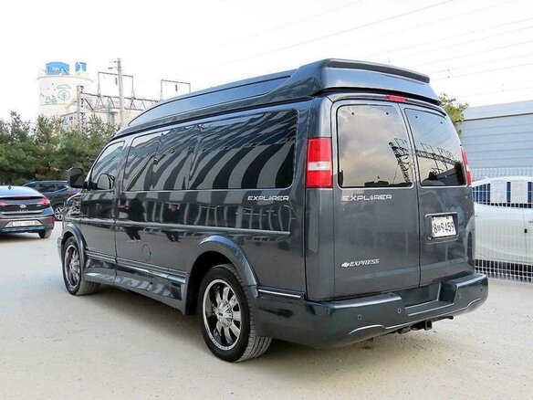 2017 Chevrolet Express II, серый, 10500000 рублей - вид 5