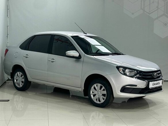 2026 Lada (ВАЗ) Granta I Рестайлинг, серебристый, 1130000 рублей - вид 2