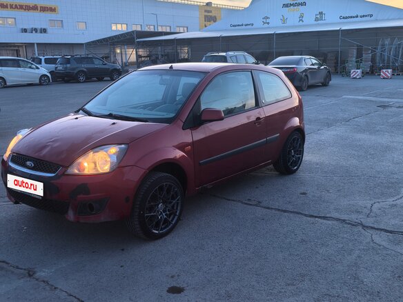 2006 Ford Fiesta Mk5, красный, 350000 рублей - вид 2