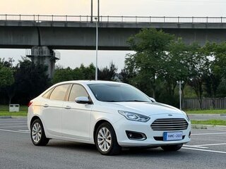 2016 Ford Escort VI, белый, 1000000 рублей, вид 3