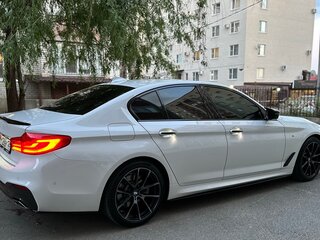 2017 BMW 5 серии 520d xDrive VII (G30/G31/G38), белый, 3800000 рублей, вид 4