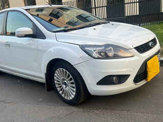 2011 Ford Focus II Рестайлинг, белый, 677000 рублей, вид 1