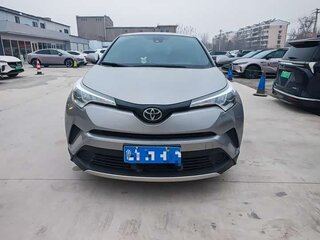 2021 Toyota Izoa I Рестайлинг, серебристый, 2350000 рублей, вид 2