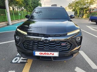2023 Chevrolet TrailBlazer III Рестайлинг, чёрный, 1390500 рублей, вид 2