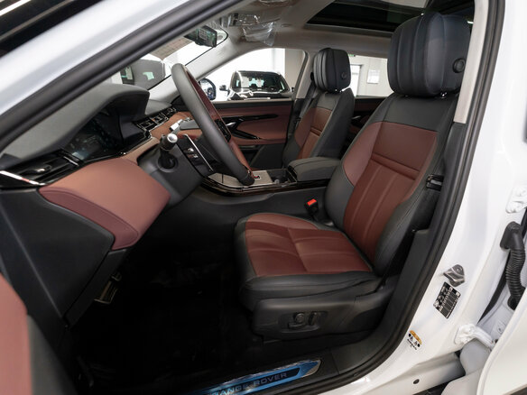 2025 Land Rover Range Rover Evoque II Рестайлинг, белый - вид 8