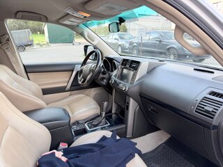 2011 Toyota Land Cruiser Prado 150 Series, серебристый, 2300000 рублей, вид 5