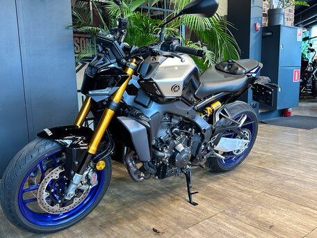 2025 Yamaha MT-09 (FZ-09), чёрный, 1390000 рублей, вид 5