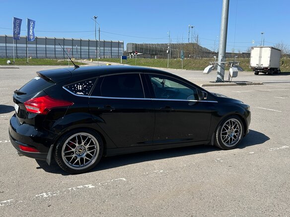 2016 Ford Focus III Рестайлинг, чёрный, 969000 рублей - вид 5
