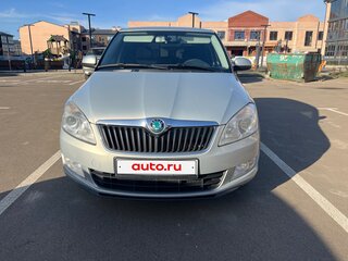 2011 Skoda Fabia II Рестайлинг, серебристый, 720000 рублей, вид 4