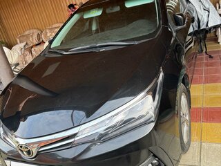 2018 Toyota Corolla XI (E160, E170, E180) Рестайлинг 1, чёрный, 1650000 рублей, вид 1