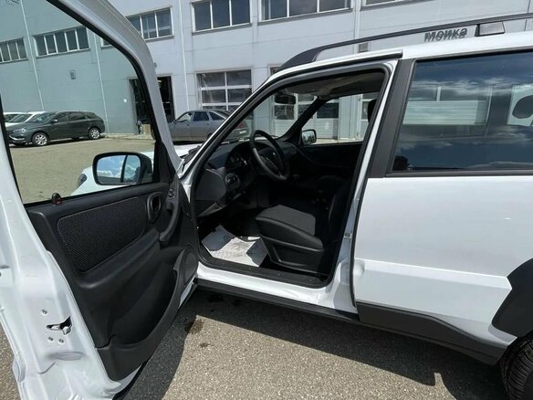 2026 Lada (ВАЗ) Niva Travel I Рестайлинг, белый, 1528000 рублей - вид 7