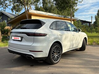 2021 Porsche Cayenne III, белый, 6250000 рублей, вид 4