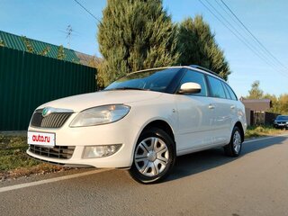 2011 Skoda Fabia II Рестайлинг, белый, 600000 рублей, вид 4