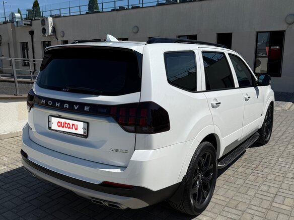 2020 Kia Mohave I Рестайлинг 2, белый, 5000000 рублей - вид 2