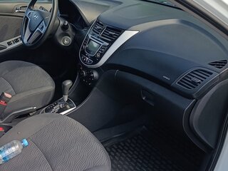 2011 Hyundai Solaris I, белый, 879000 рублей, вид 4