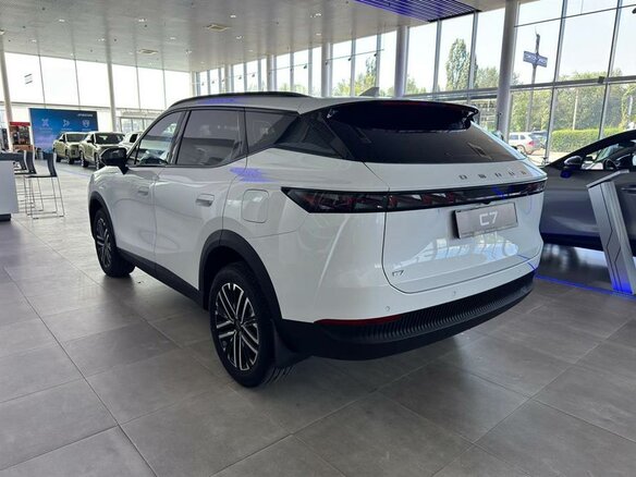2026 Omoda C7, белый, 3499000 рублей - вид 6