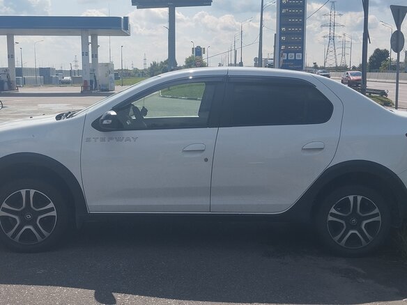 2020 Renault Logan Stepway II Рестайлинг, белый, 1190000 рублей - вид 2