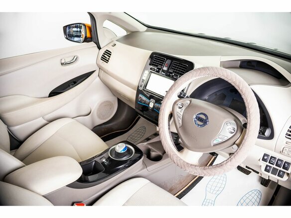 2015 Nissan Leaf 30kWh I (ZE0/AZE0), оранжевый - вид 7