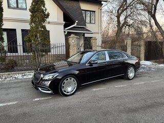2015 Mercedes-Benz Maybach S-Класс 500 I (X222), красный, 3999999 рублей, вид 2
