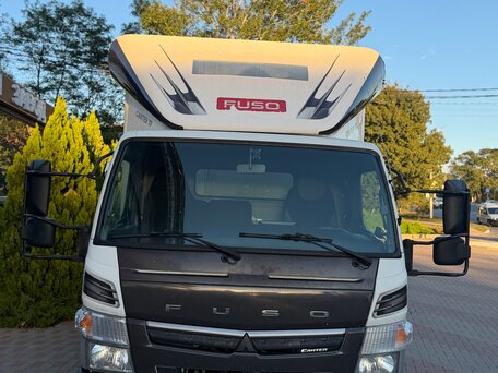 2020 Fuso (Mitsubishi) Canter, белый, 4550000 рублей, вид 1