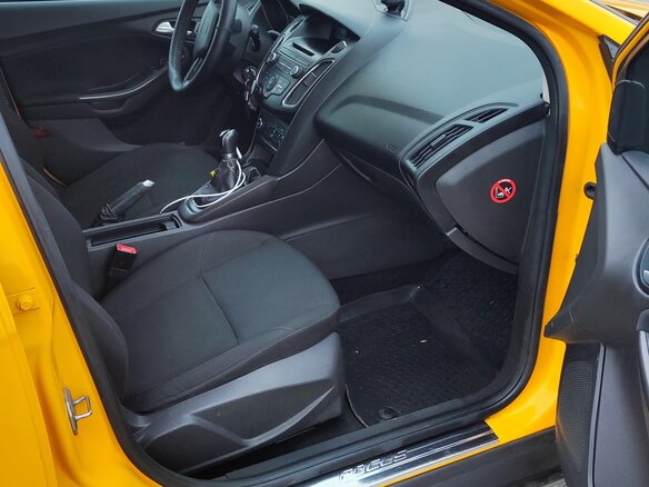 2015 Ford Focus III Рестайлинг, жёлтый, 750000 рублей - вид 17