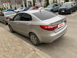 2014 Kia Rio 6-speed III, серебристый, 699000 рублей, вид 4