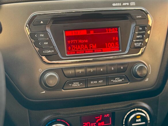 2012 Kia Rio 4-speed III, бежевый - вид 14