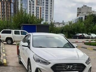 2019 Hyundai Sonata VII (LF) Рестайлинг, белый, 1600000 рублей, вид 2