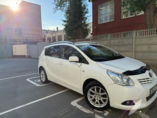 2011 Toyota Verso I, белый, 1250000 рублей, вид 2