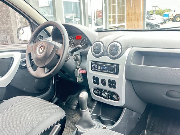 2013 Renault Sandero I, белый, 580000 рублей - вид 6