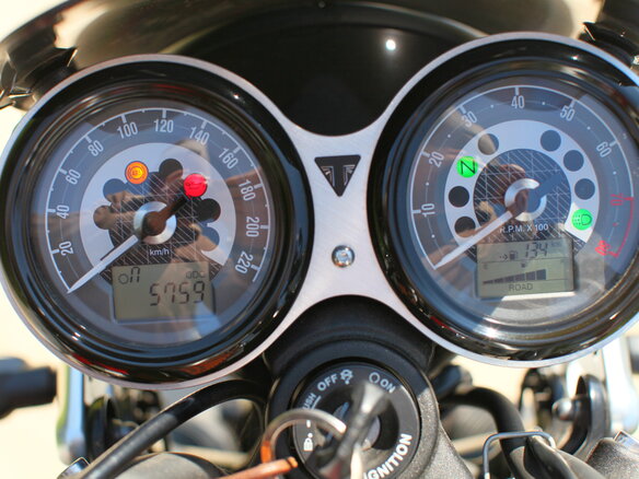 2019 Triumph Speed Twin, красный, 1130000 рублей - вид 9