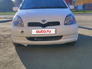 2001 Toyota Vitz I (P10), белый, 315000 рублей, вид 1