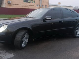 2008 Mercedes-Benz E-Класс 200 III (W211, S211) Рестайлинг, чёрный, 850000 рублей, вид 1