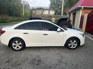 2012 Chevrolet Cruze I, белый, 700000 рублей, вид 3