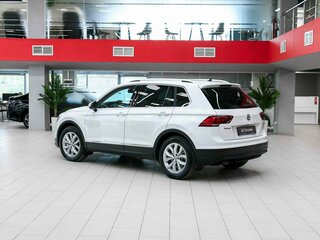 2019 Volkswagen Tiguan II, белый, 1990000 рублей, вид 4