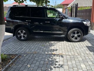 2018 Toyota Land Cruiser 200 Series Рестайлинг 2, чёрный, 6980000 рублей, вид 2