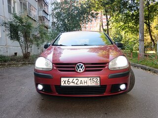 2008 Volkswagen Golf V, красный, 390000 рублей, вид 2
