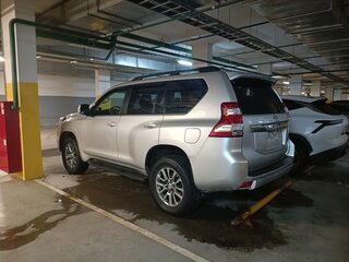 2011 Toyota Land Cruiser Prado 150 Series, серебристый, 3450000 рублей, вид 3