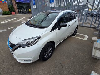 2018 Nissan Note e-Power II Рестайлинг, белый, 1400000 рублей, вид 3