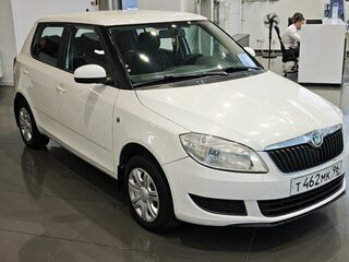 2011 Skoda Fabia II Рестайлинг, белый, 585000 рублей, вид 2