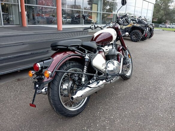 2026 Royal Enfield Classic 650, пурпурный, 703000 рублей - вид 5